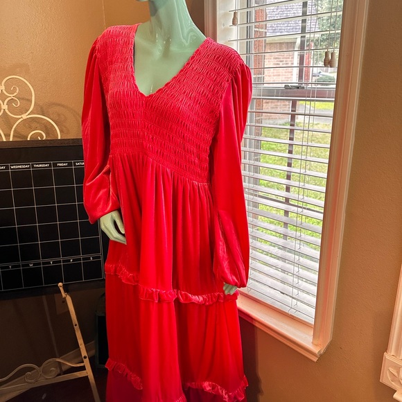 🎀 Hot Pink Maxi Dress 🎀 - Picture 3 of 7